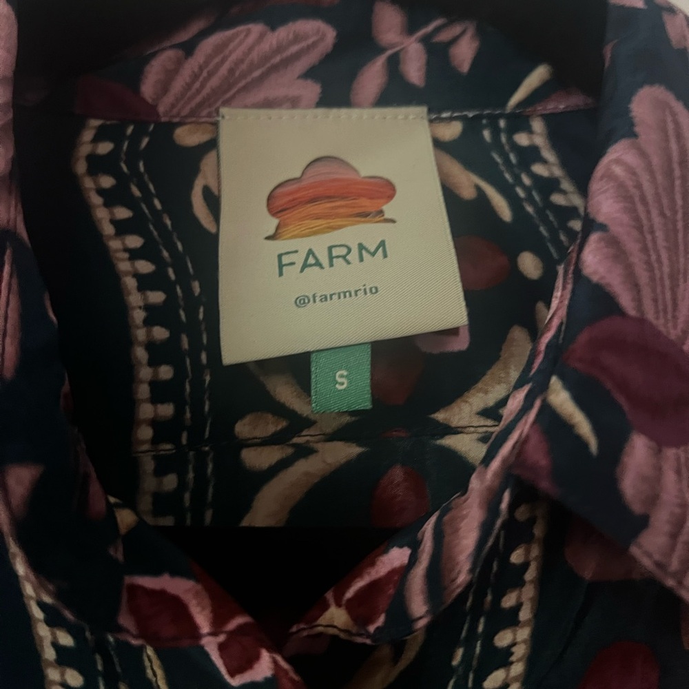 Farm Rio Shell Tapestry Button Down - Picture 6 of 6
